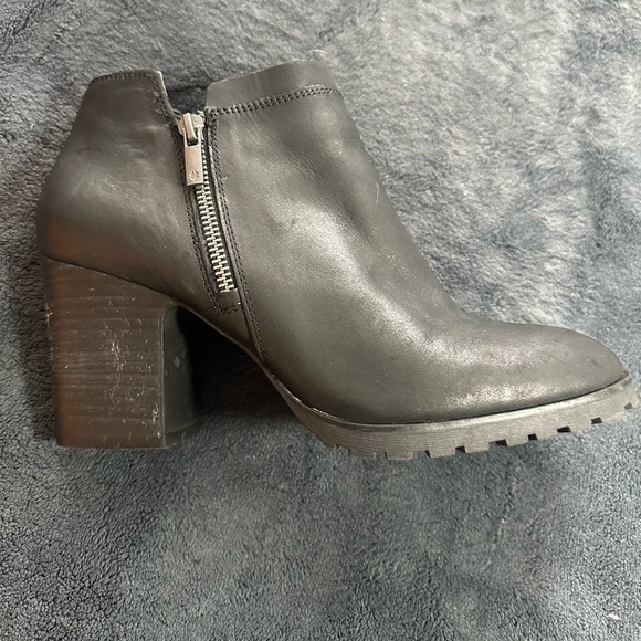 Lucky Brand Noryn Black Booties Size 10 - Picture 7 of 10
